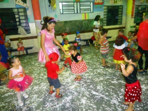 Baile dos personagens