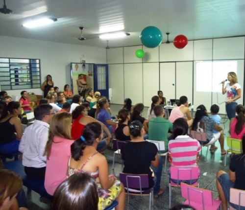 FORMAÇÃO ÀS FAMÍLIAS 2014