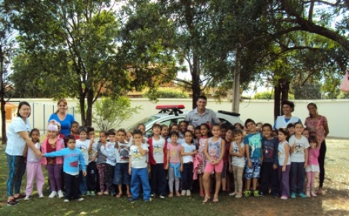 Policia Militar visita nossa escola